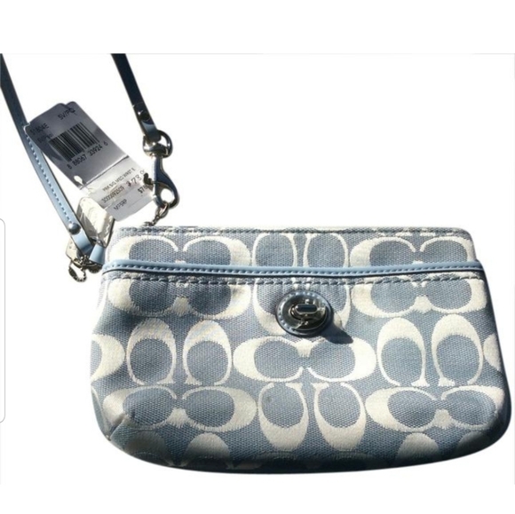 Coach Park Med. Sig. C Fabric Wristlet - Picture 1 of 10
